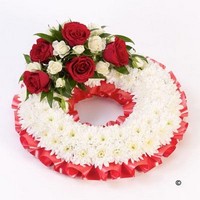 Traditional Wreath   White and Red